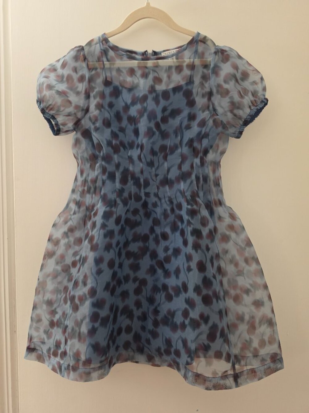🍒NWOT CREWCUTS Girls' puff-sleeve organza dress in blurry cherries print - Picture 3 of 3